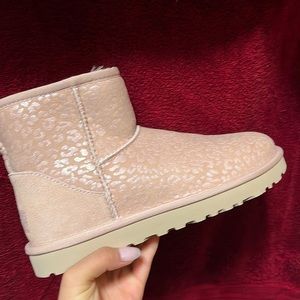 New Light Pink/ Cheeta print boots